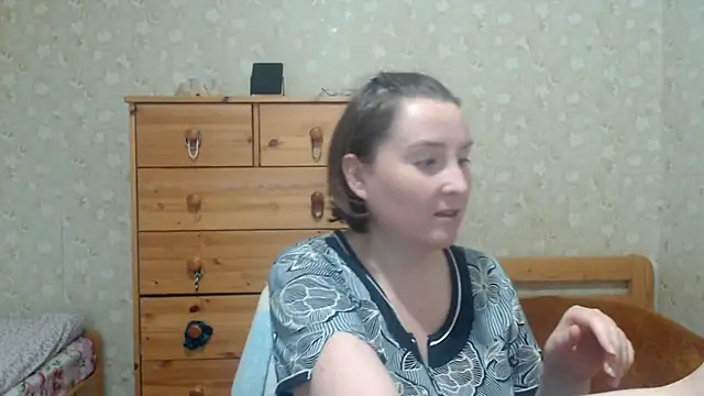 Snapshot of Smart_Rose chatting on September 28, 2:02 pm Smart Rose online show from September 28, 2:02 pm