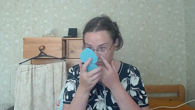 Snapshot of Smart_Rose chatting on June 25, 8:08 am Smart Rose online show from June 25, 8:08 am