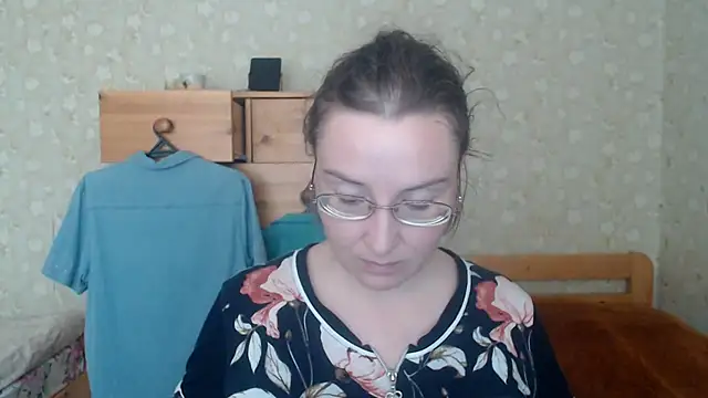 Snapshot of Smart_Rose chatting on October 28, 10:47 am Smart Rose online show from October 28, 10:47 am