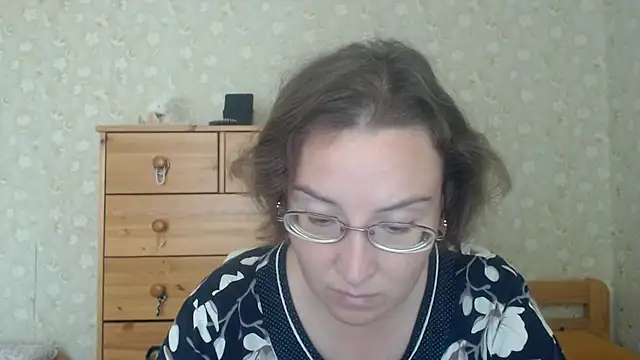 Snapshot of Smart_Rose chatting on July 1, 9:20 am Smart Rose online show from July 1, 9:20 am
