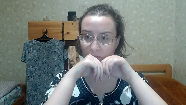Snapshot of Smart_Rose chatting on October 13, 7:48 pm Smart Rose online show from October 13, 7:48 pm