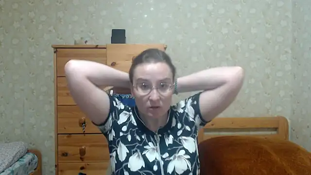 Snapshot of Smart_Rose chatting on November 9, 2:10 pm Smart Rose online show from November 9, 2:10 pm