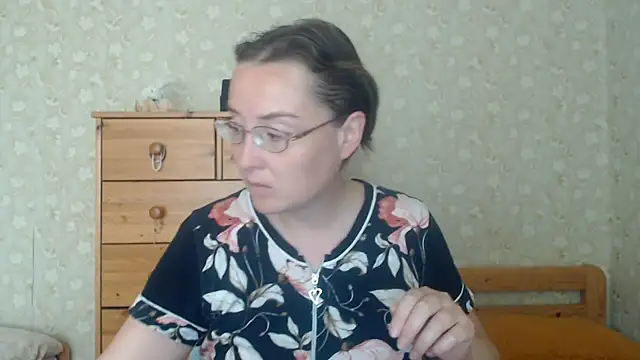 Snapshot of Smart_Rose chatting on June 20, 4:39 am Smart Rose online show from June 20, 4:39 am