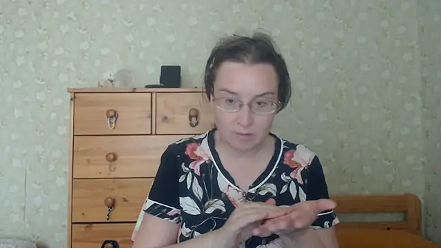 Snapshot of Smart_Rose chatting on July 3, 10:00 am Smart Rose online show from July 3, 10:00 am