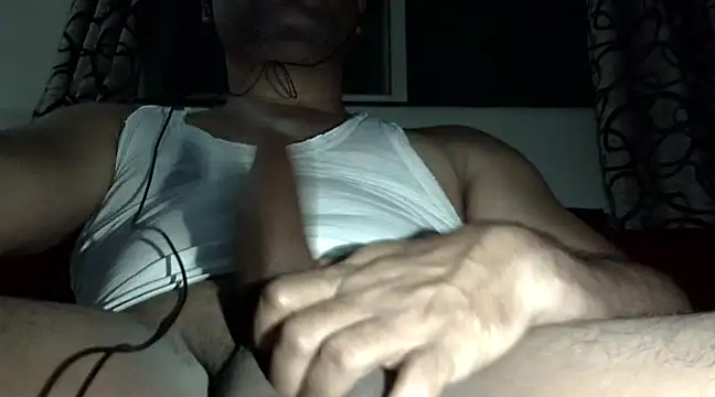 Snapshot of Blackswinger chatting on February 26, 8:36 pm Blackswinger online show from February 26, 8:36 pm