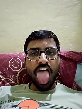 Snapshot of krishna8035 chatting on December 6, 2:00 pm krishna8035 online show from December 6, 2:00 pm