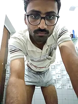 Snapshot of krishna8035 chatting on October 28, 8:24 am krishna8035 online show from October 28, 8:24 am