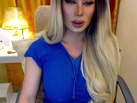 Snapshot of yourmistressofevil69 chatting on April 11, 7:06 pm yourmistressofevil69 online show from April 11, 7:06 pm