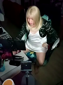 JulietteMaitresse online show from May 2, 7:46 am