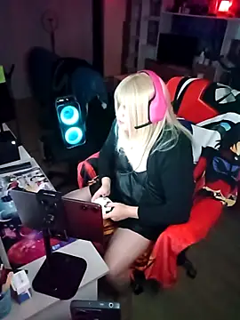 JulietteMaitresse online show from March 22, 4:27 am