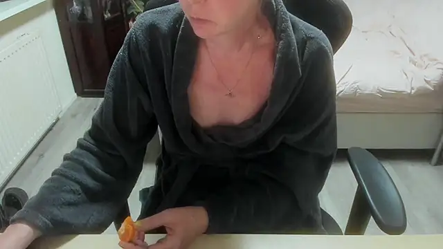 minoesje37 online show from March 14, 8:26 pm