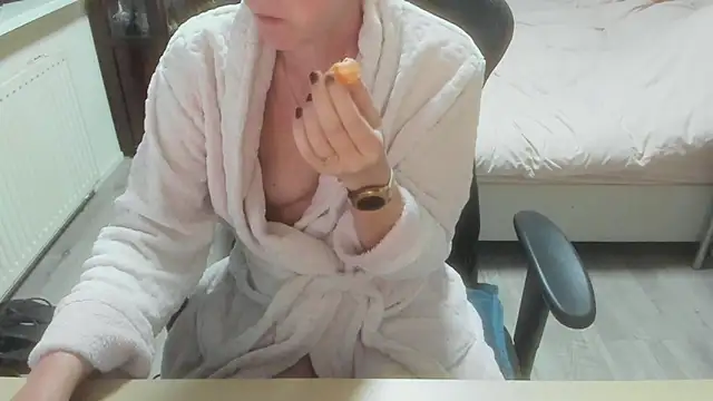 minoesje37 online show from March 21, 8:35 pm