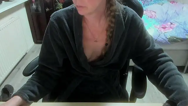 minoesje37 online show from March 11, 8:25 pm