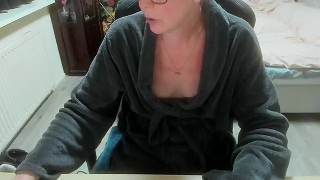 minoesje37 online show from February 23, 8:20 pm