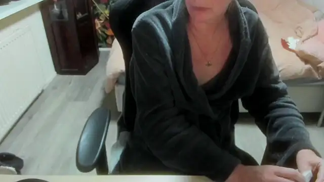 minoesje37 online show from February 9, 8:18 pm