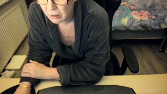 minoesje37 online show from January 15, 8:26 pm