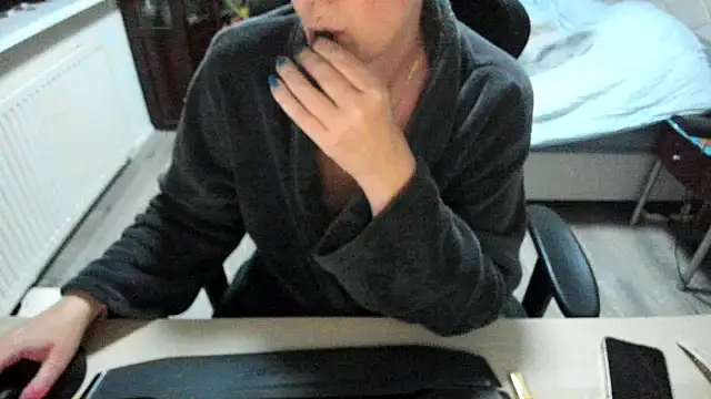 minoesje37 online show from March 18, 8:26 pm
