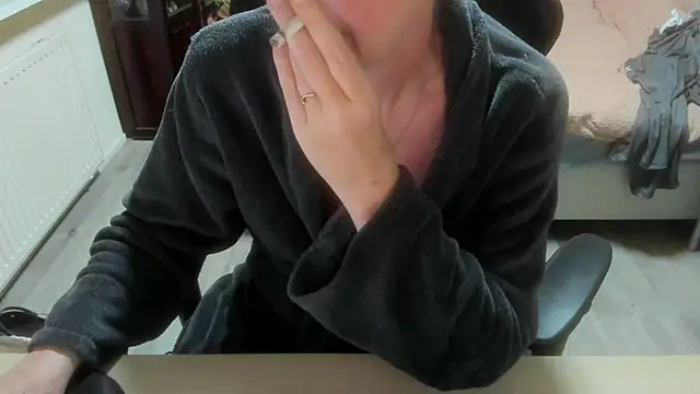 minoesje37 online show from February 7, 8:17 pm