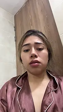 Snapshot of aimi_art1 chatting on June 7, 7:52 pm aimi art1 online show from June 7, 7:52 pm