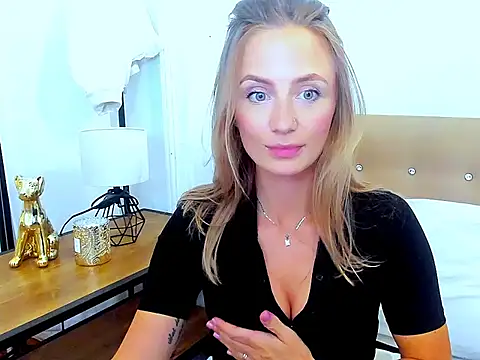 Snapshot of LenaCUTE chatting on September 12, 7:13 pm LenaCUTE online show from September 12, 7:13 pm
