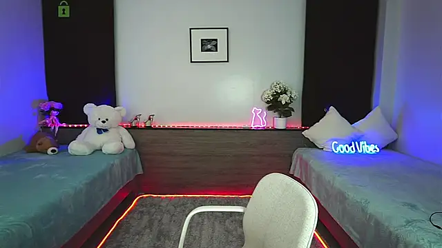 Snapshot of _Anna_Shine_ chatting on December 8, 12:08 pm Anna Shine online show from December 8, 12:08 pm