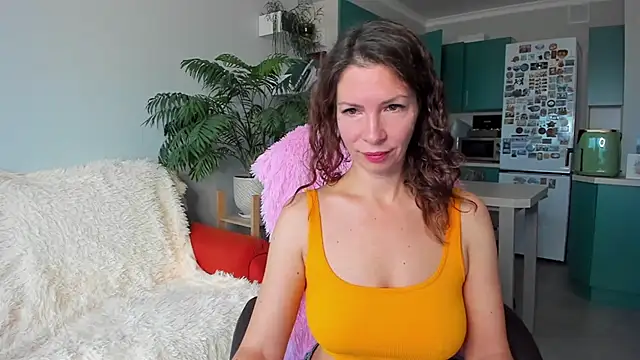 Snapshot of ChristinaGlory chatting on October 24, 8:02 am ChristinaGlory online show from October 24, 8:02 am