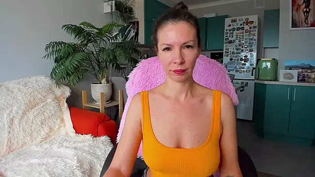 Snapshot of ChristinaGlory chatting on October 23, 7:40 am ChristinaGlory online show from October 23, 7:40 am