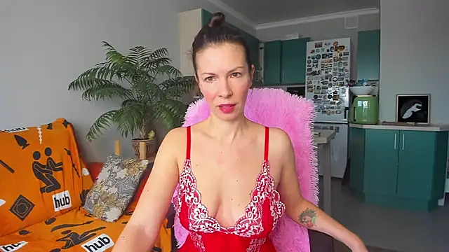 Snapshot of ChristinaGlory chatting on March 7, 6:46 am ChristinaGlory online show from March 7, 6:46 am