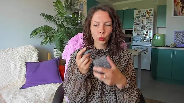 Snapshot of ChristinaGlory chatting on June 14, 9:54 am ChristinaGlory online show from June 14, 9:54 am