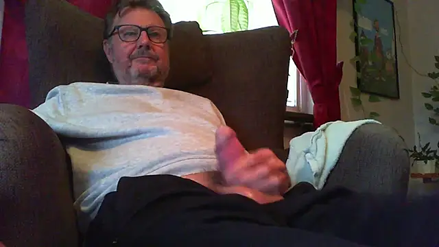 Snapshot of arne chatting on November 9, 11:36 am arne online show from November 9, 11:36 am