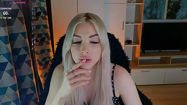 MilanaOmg online show from April 3, 6:14 pm