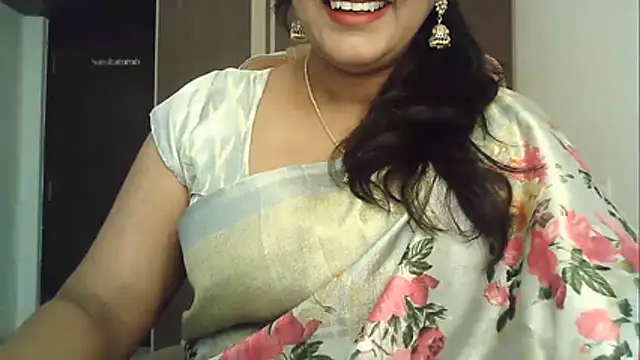 Snapshot of Spandana_Sweety chatting on October 18, 6:04 am Spandana Sweety online show from October 18, 6:04 am