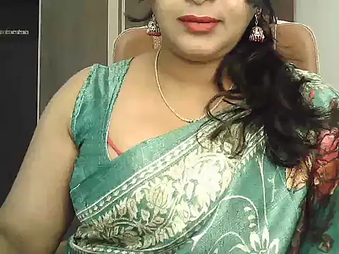 Snapshot of Spandana_Sweety chatting on October 19, 6:05 am Spandana Sweety online show from October 19, 6:05 am