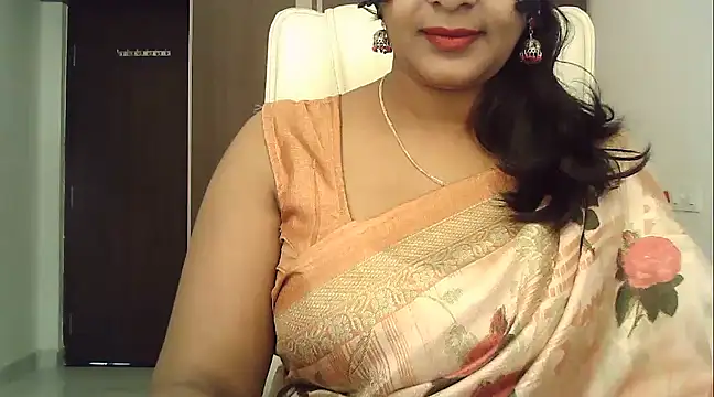 Snapshot of Spandana_Sweety chatting on December 2, 9:52 am Spandana Sweety online show from December 2, 9:52 am