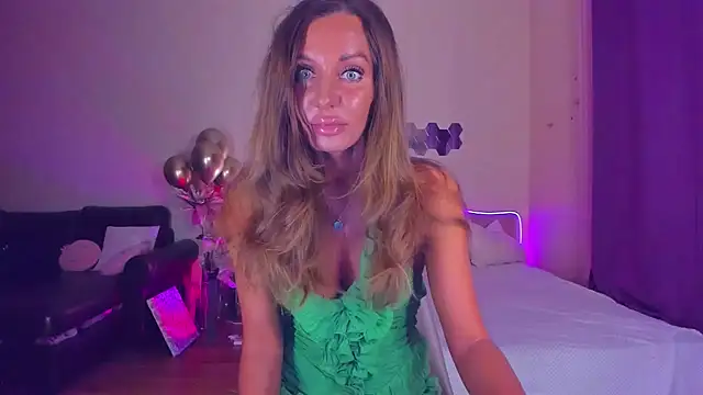 EmmaAbramson online show from December 4, 4:50 pm