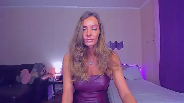 Snapshot of EmmaAbramson chatting on September 22, 12:00 pm EmmaAbramson online show from September 22, 12:00 pm