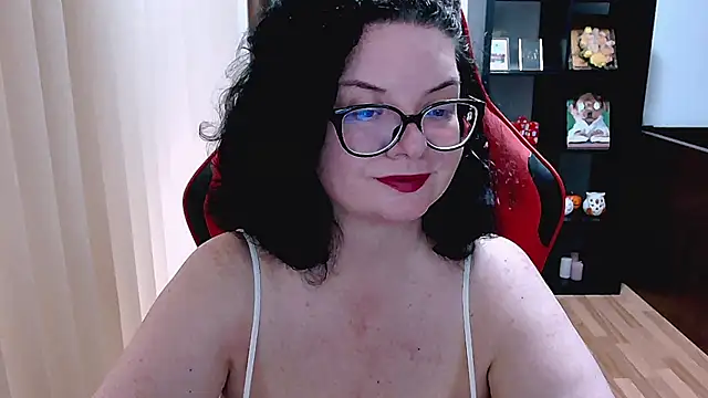 Snapshot of MissTroublle chatting on July 13, 9:52 am MissTroublle online show from July 13, 9:52 am