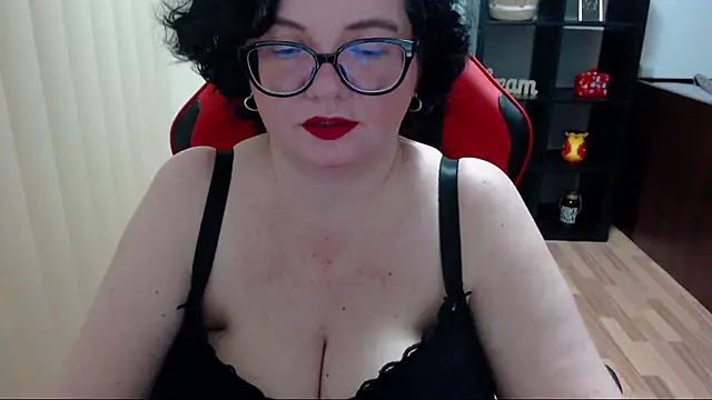 MissTroublle online show from February 11, 10:25 am