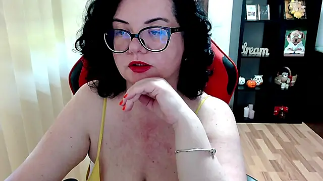 MissTroublle online show from May 11, 9:32 am