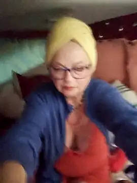 MucMilf59 online show from April 28, 5:28 pm