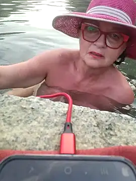 MucMilf59 online show from May 28, 7:20 pm