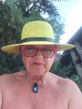 MucMilf59 online show from June 1, 7:24 pm