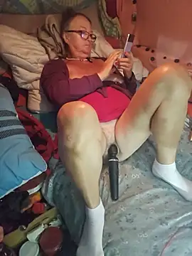 Snapshot of MucMilf59 chatting on June 20, 8:25 pm MucMilf59 online show from June 20, 8:25 pm