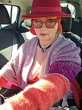 MucMilf59 online show from November 4, 9:24 am