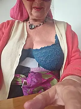 MucMilf59 online show from October 25, 10:14 am