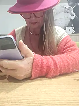 MucMilf59 online show from October 27, 10:38 am