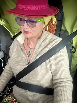 MucMilf59 online show from March 27, 8:59 am