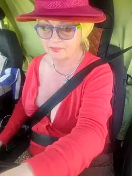 MucMilf59 online show from March 25, 12:37 pm