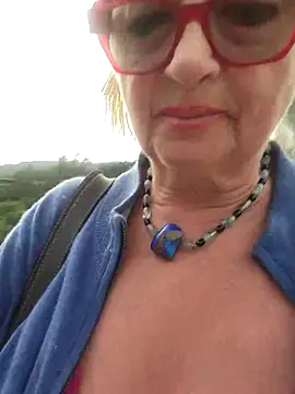 MucMilf59 online show from April 30, 6:37 pm