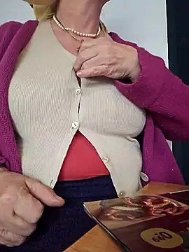 MucMilf59 online show from December 1, 11:00 am